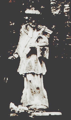 Z katastru obce Hostimi u Moravských Budějovic byla ukradena kamenná socha sv. Jana Nepomuckého